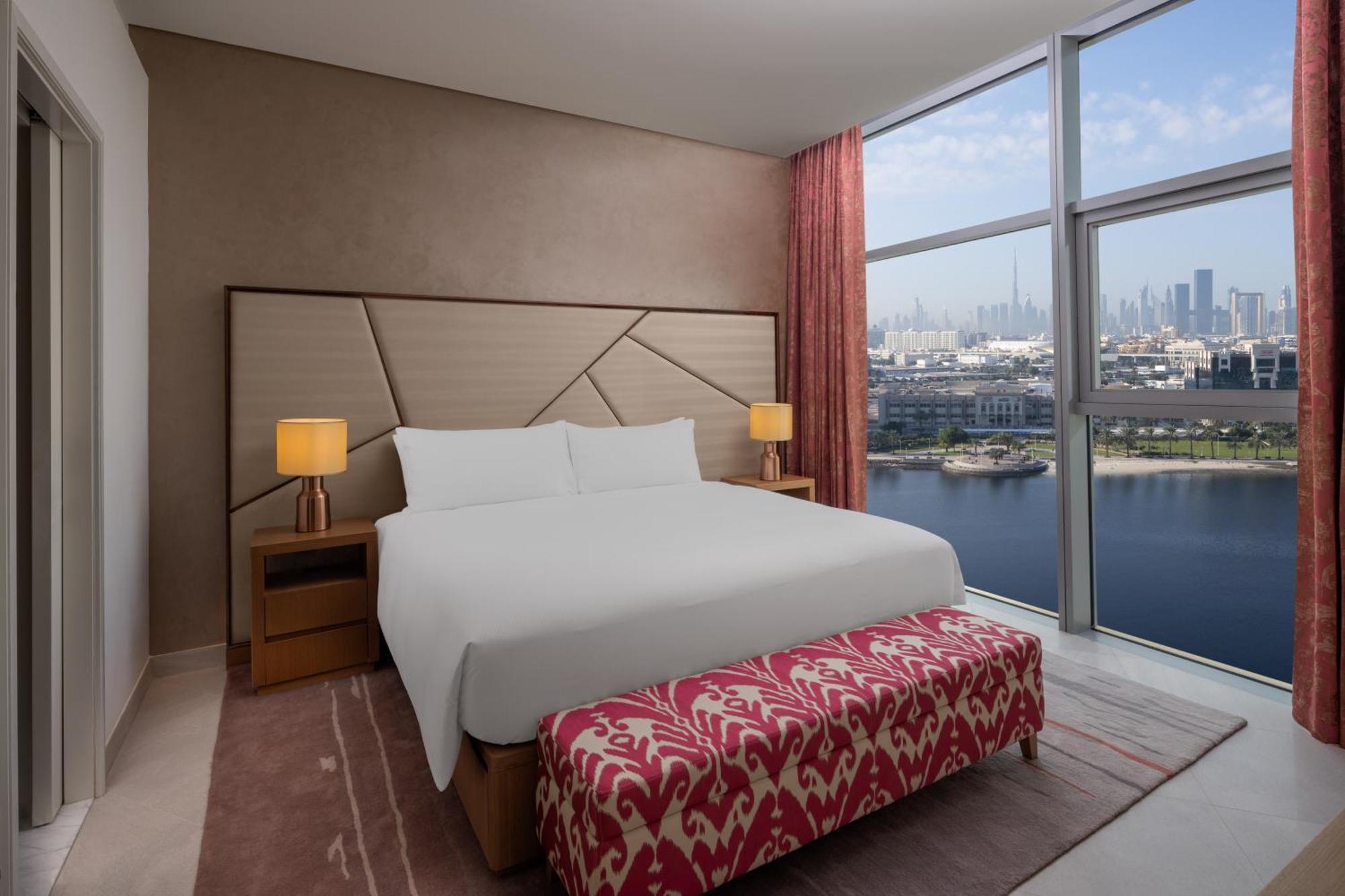 Hilton Dubai Creek Hotel & Residences Экстерьер фото