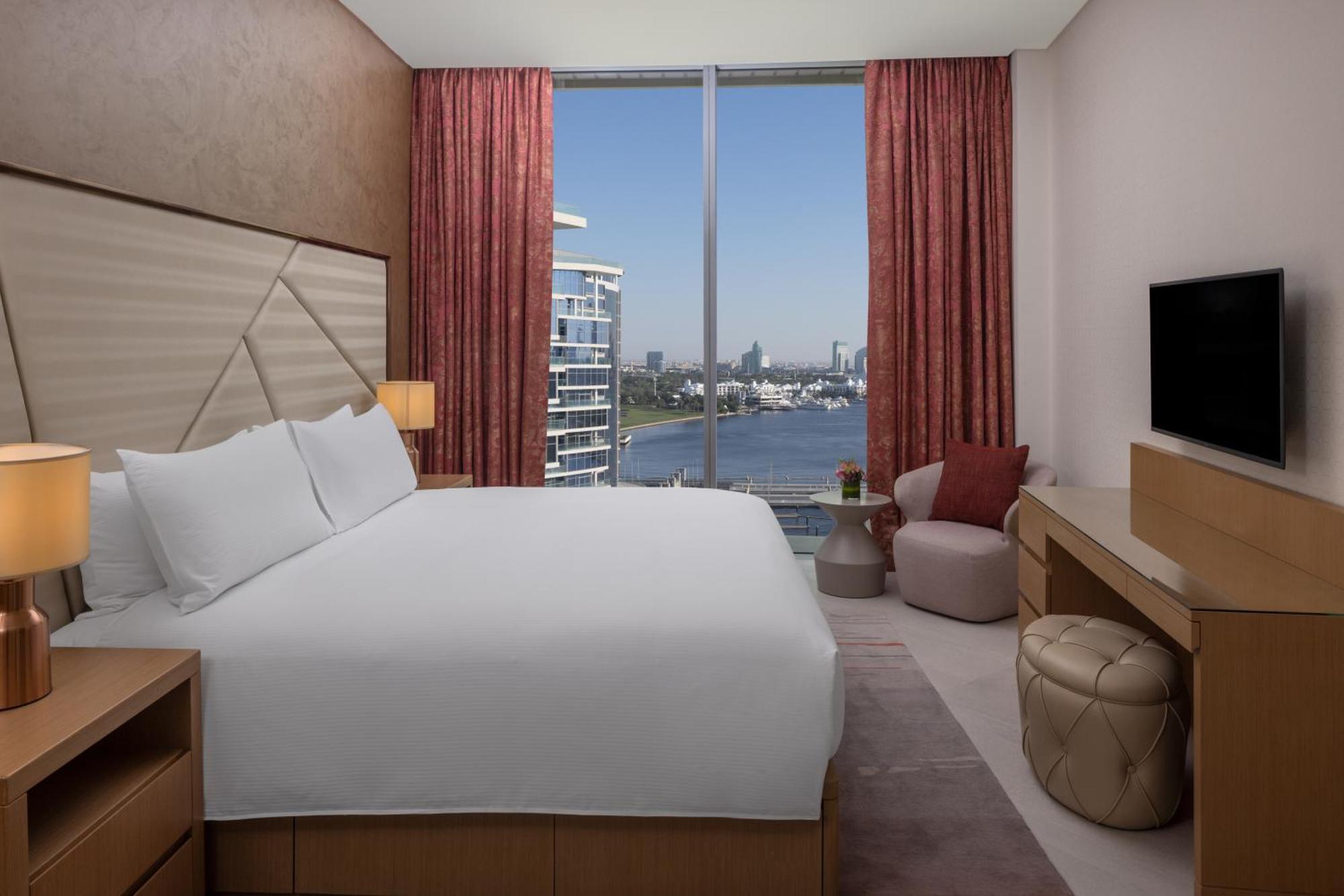 Hilton Dubai Creek Hotel & Residences Экстерьер фото