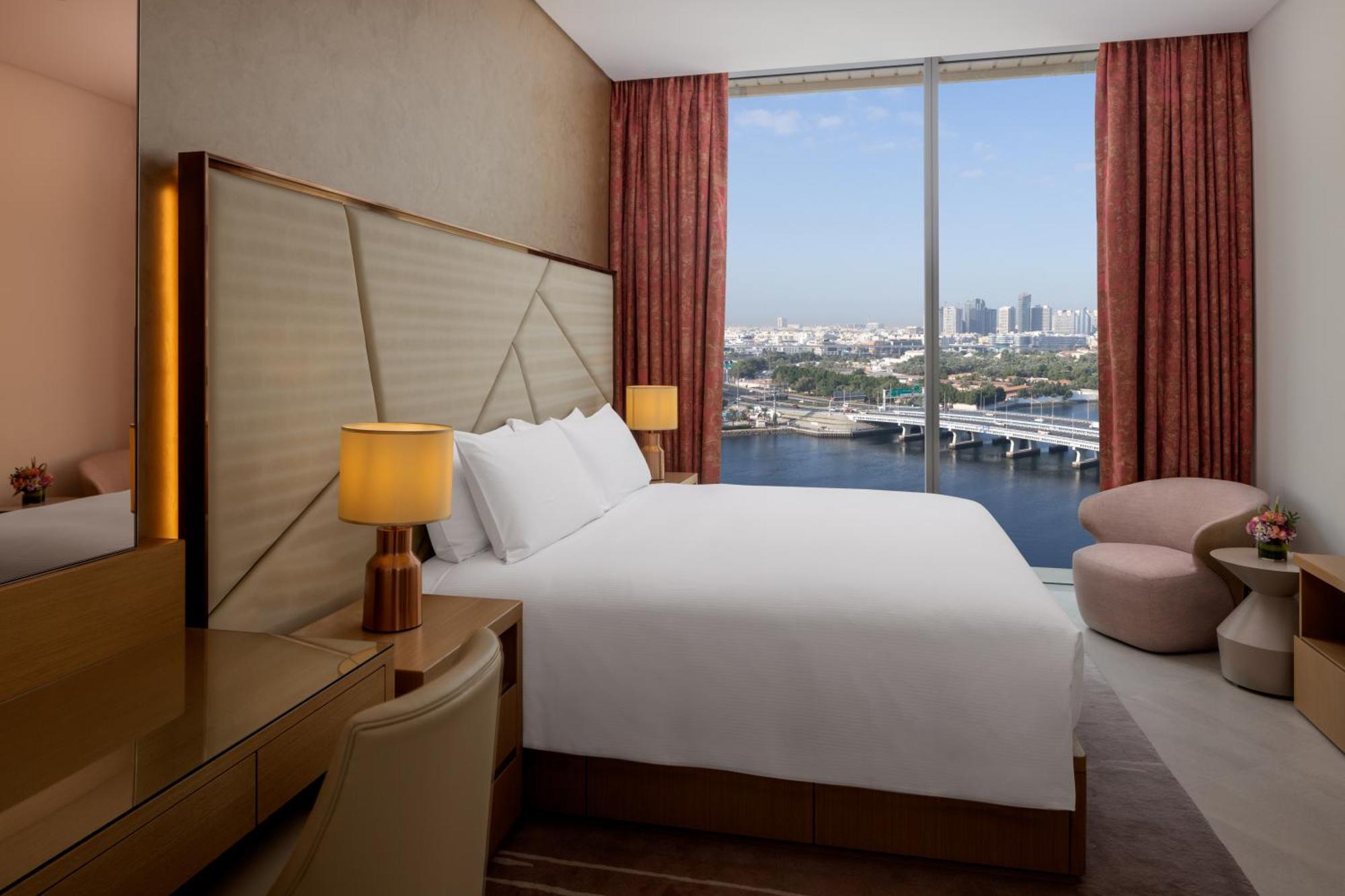 Hilton Dubai Creek Hotel & Residences Экстерьер фото